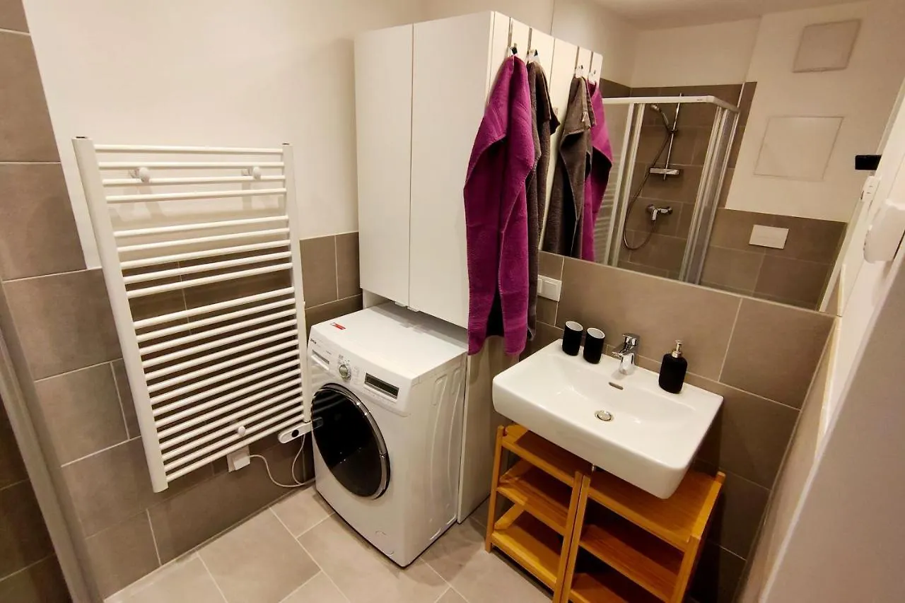 Luma Apartment Near Schoenbrunn With Parking Wiedeń